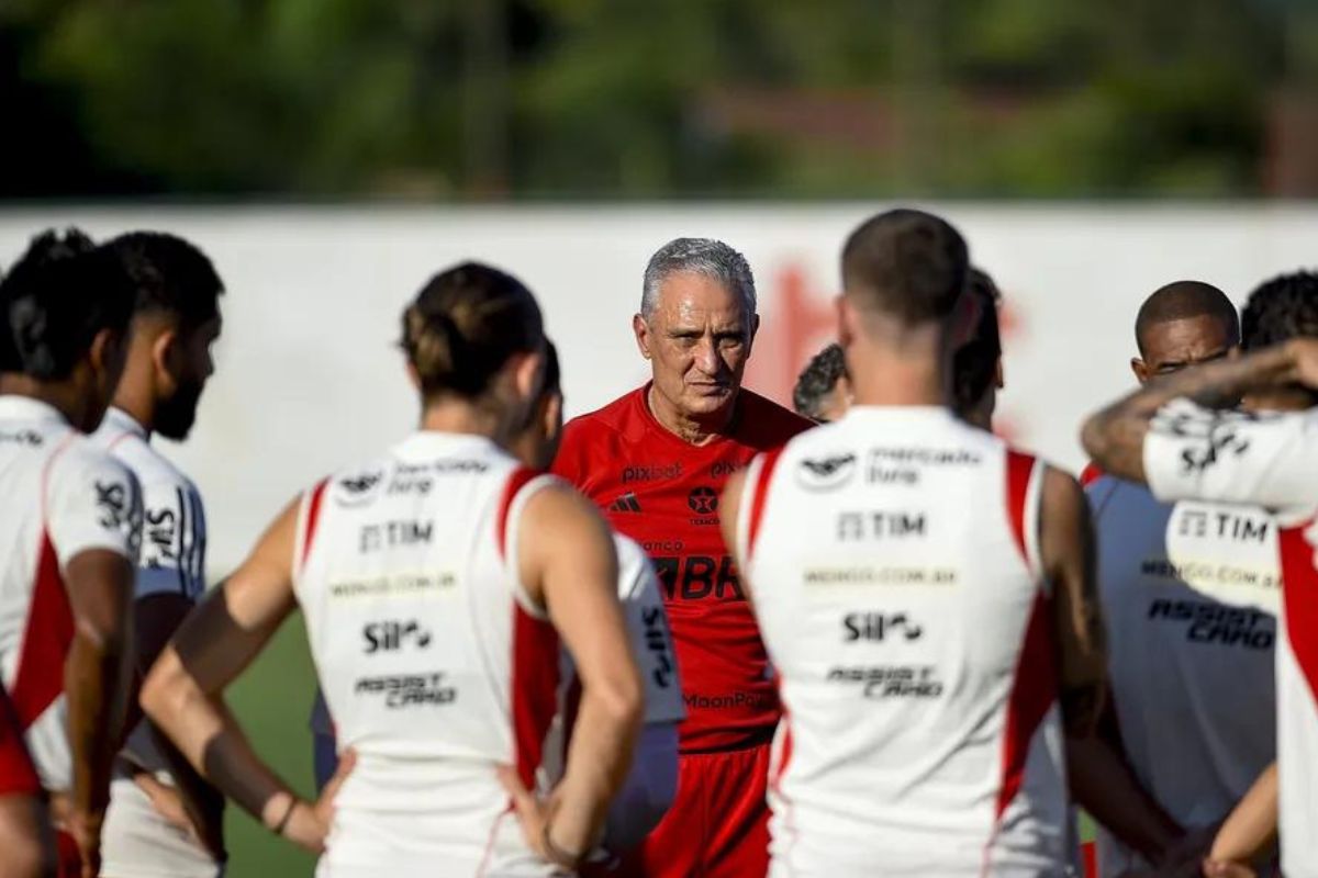 Tite com o elenco / Gilvan de Souza